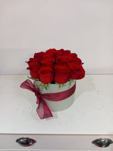 Hatbox Valentine 14 Roses